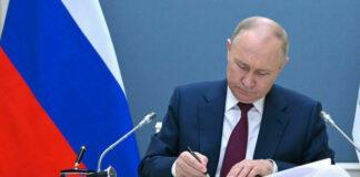 Путин подписал закон о запрете списания долгов с социальных пенсий инвалидов