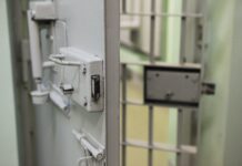 По обращению матери осужденного оказано содействие в его переводе ближе к дому